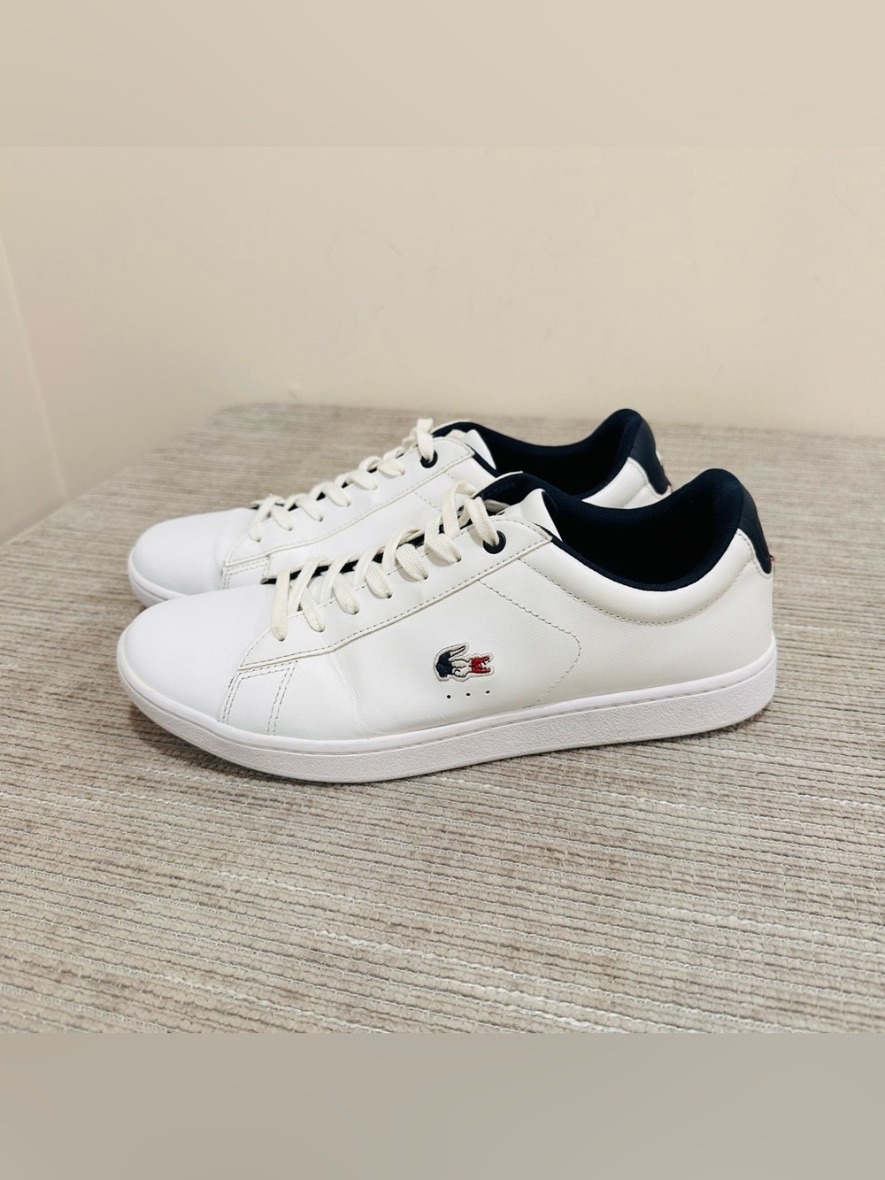Lacoste Women's Carnaby Evo Tricolor Leather Sneakers White/Navy/Red Size 9